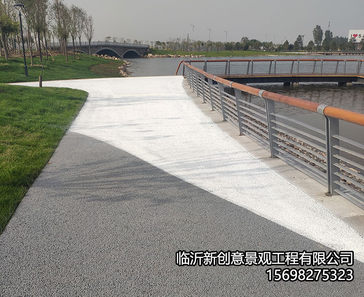 山东透水混凝土如何施工更高效？