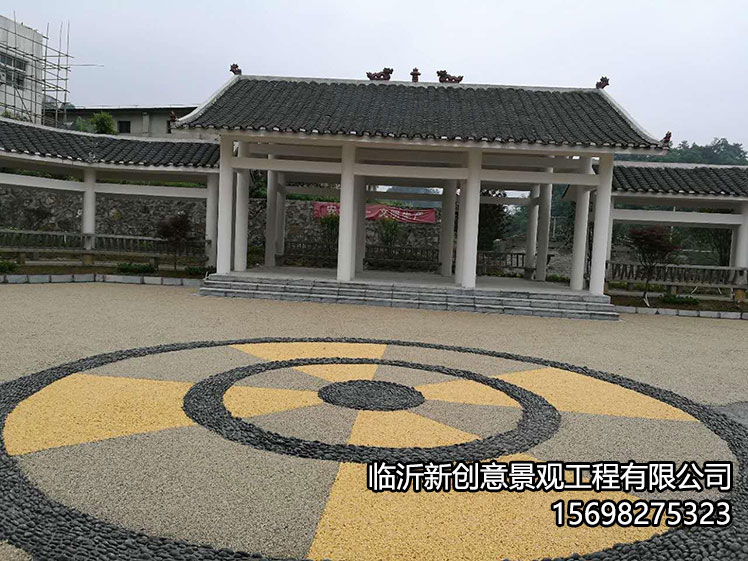 胶粘石透水地坪如何施工？