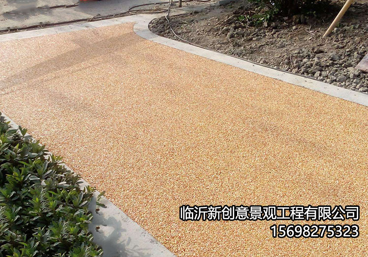 胶粘石透水地坪的性能优势