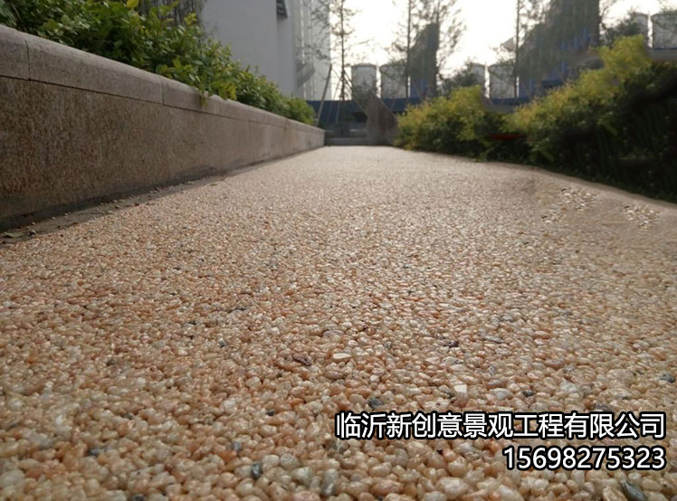 胶粘石透水地坪施工工序介绍