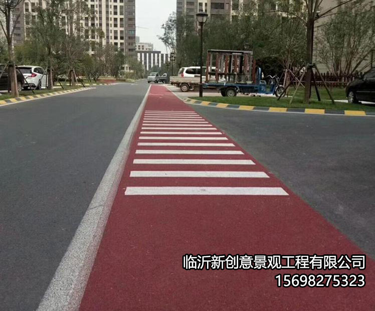 公路收费站铺设彩色防滑路面的作用